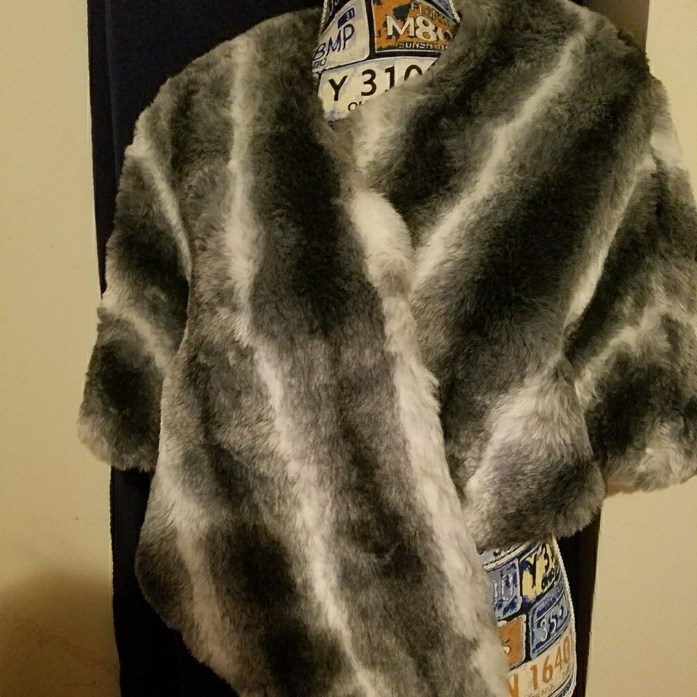 Fur shawl